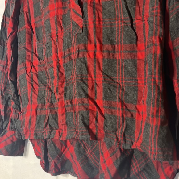 Cabi Women’s 1/4 button Flannel, Size L, Excellent Condition!! Cute!! - Picture 2 of 6